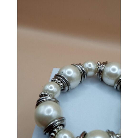 Vintage Faux Pearl with Fancy Silver Toned Spacers Stretchy Bracelet - Picture 3 of 5